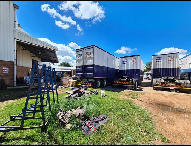2,419M² WAREHOUSE FOR SALE IN TUNNEY